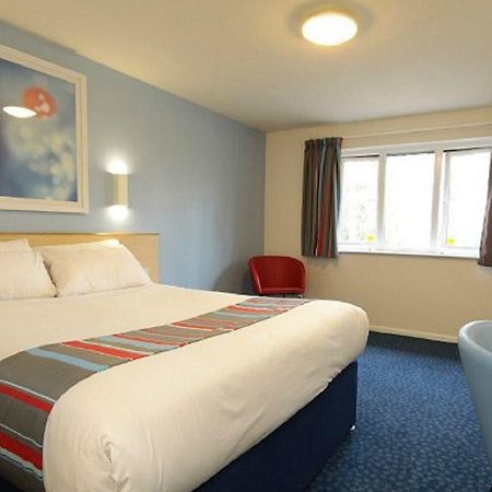 Travelodge Shrewsbury Bayston Hill Bagian luar foto