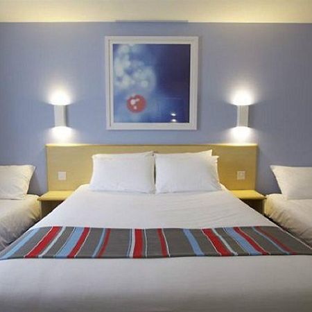 Travelodge Shrewsbury Bayston Hill Bagian luar foto