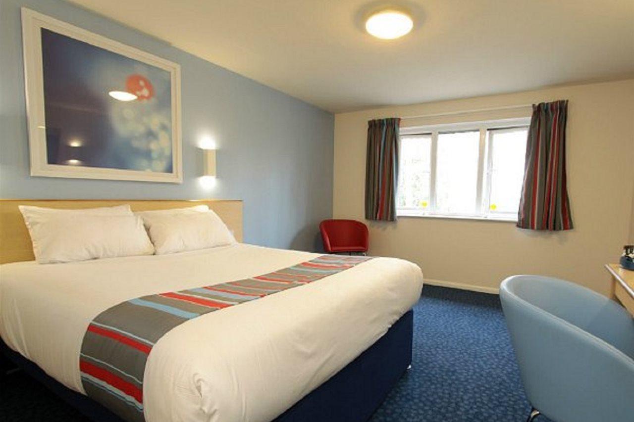 Travelodge Shrewsbury Bayston Hill Bagian luar foto