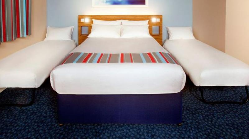 Travelodge Shrewsbury Bayston Hill Bagian luar foto
